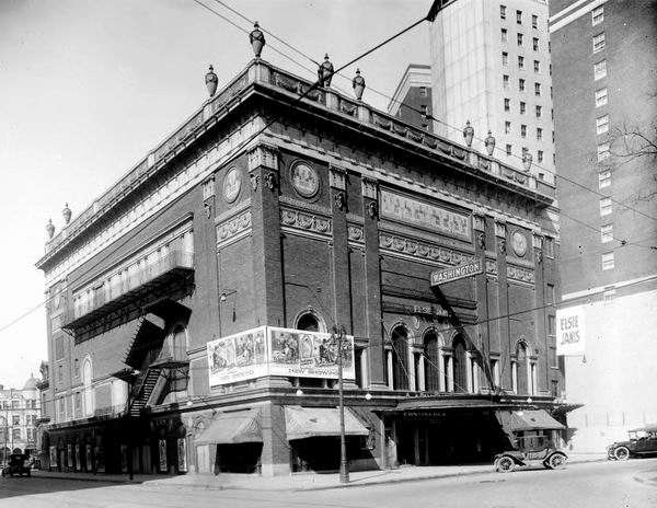 Washington Theatre - Old Photo From Wayne State Library